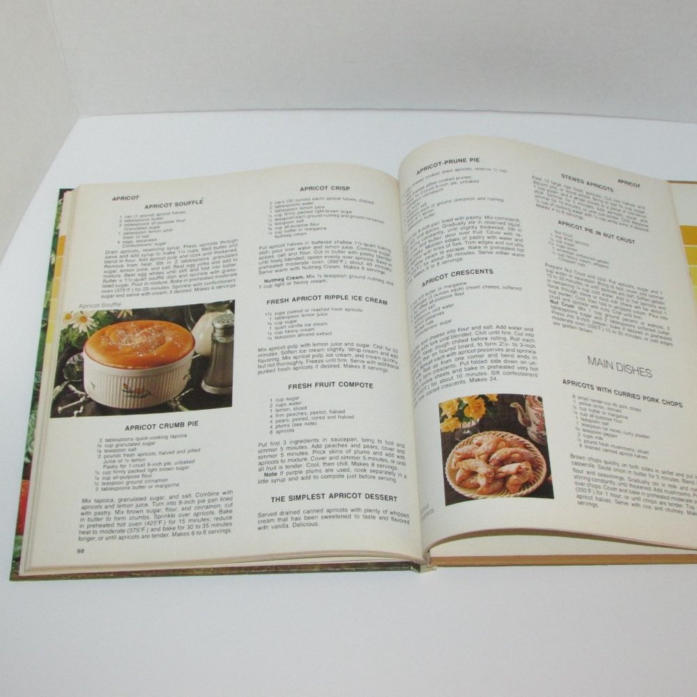 Vintage Cookbook Woman's Day Encyclopedia of Cookery 1 1979 Recipes Cooking - Picture 10 of 13